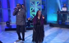 Lalah Hathaway & Snoop Dogg Perform Ghetto Boy